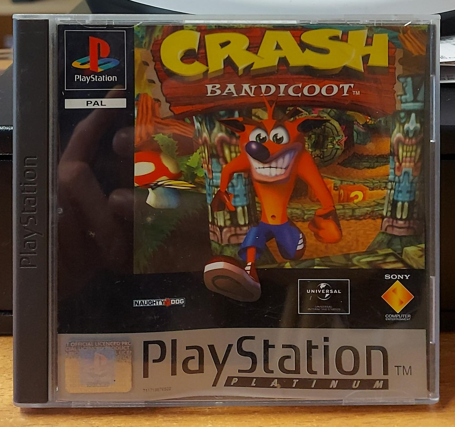 CRASH BANDICOOT