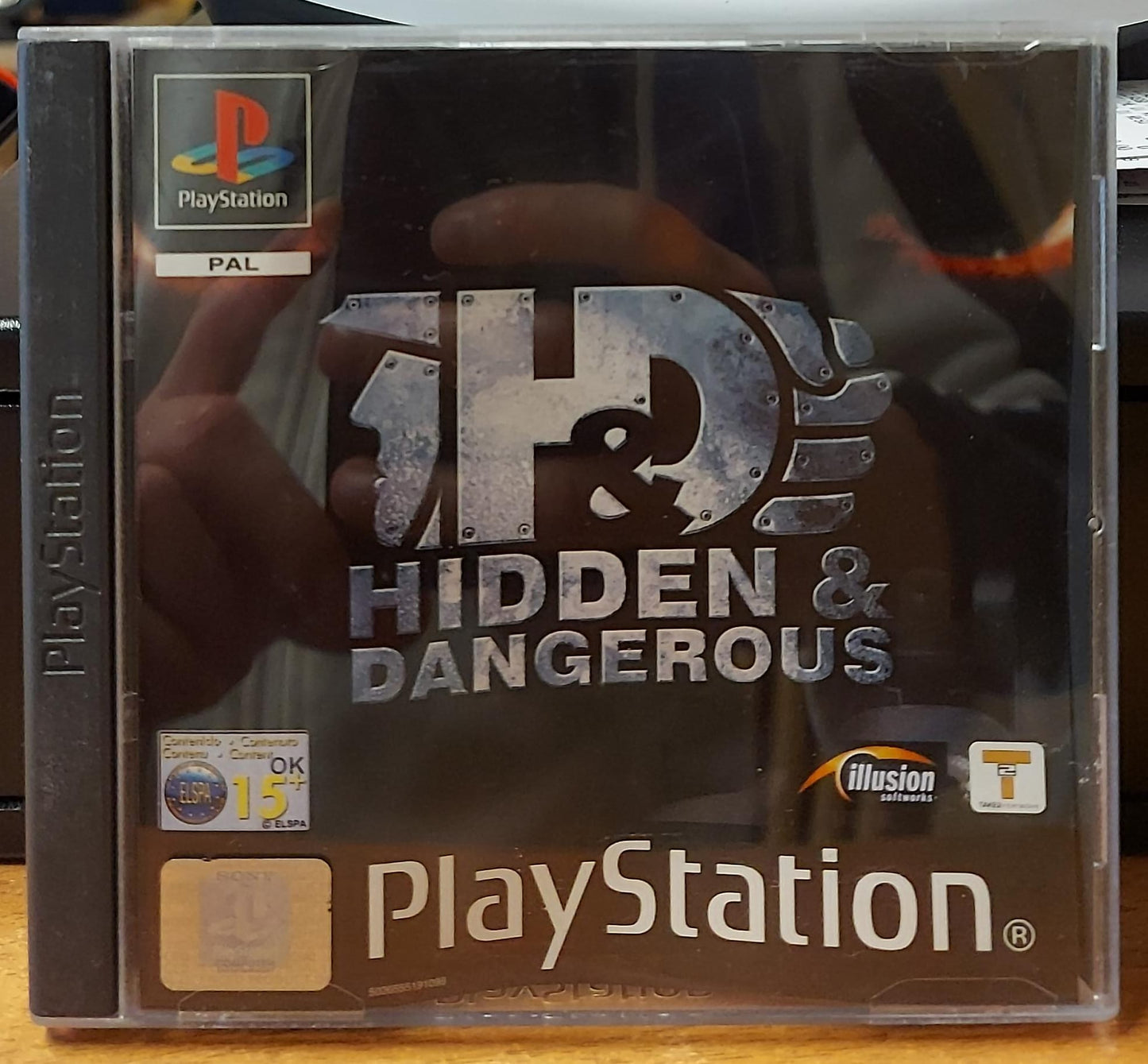 HIDDEN & DANGEROUS