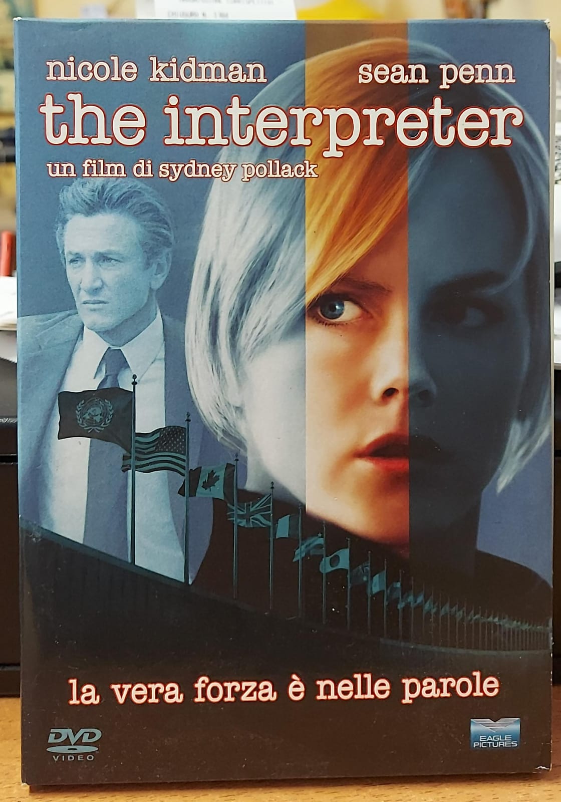 THE INTERPRETER - COPERTINA CARTONATA