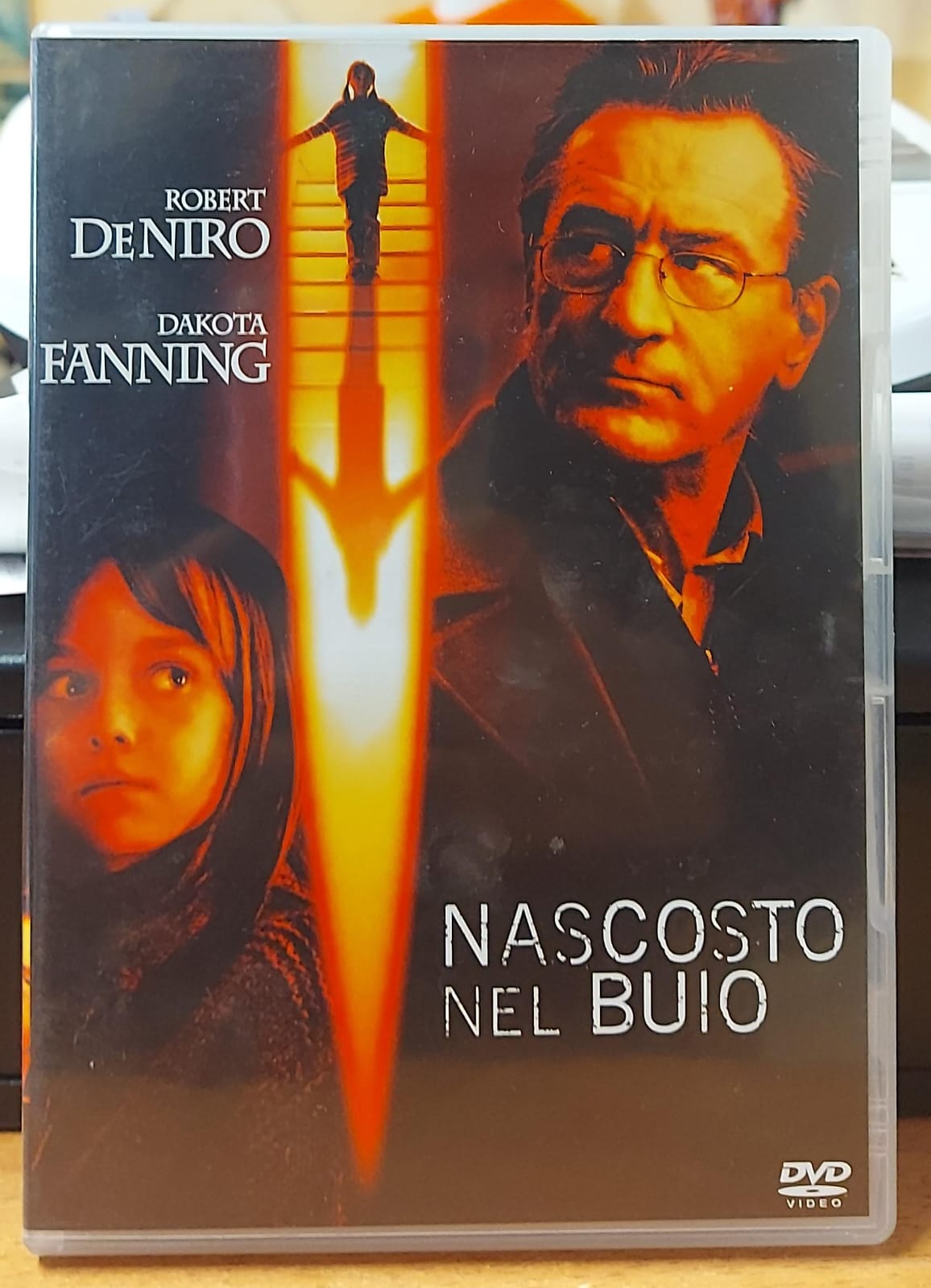 NASCOSTO NEL BUIO